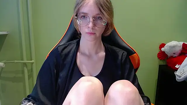 juicyPenny online show from April 20, 6:27 am