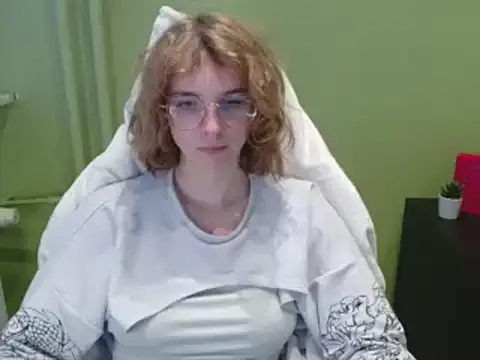 juicyPenny online show from December 4, 8:16 am