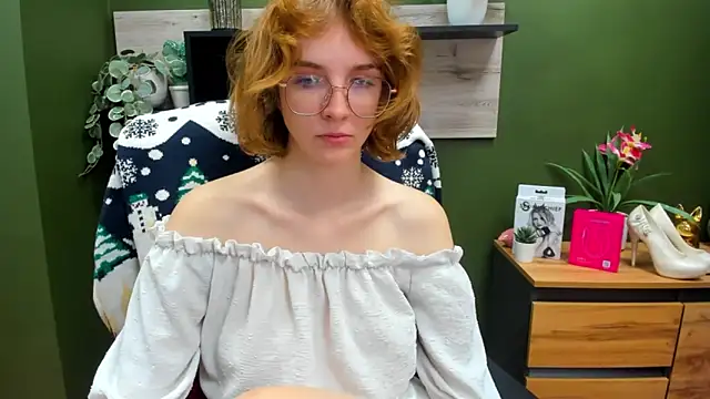 juicyPenny online show from October 27, 7:37 am