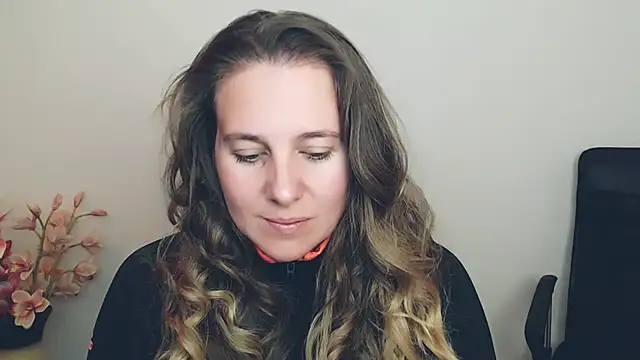 Snapshot of Darklure_ chatting on October 2, 9:20 pm Darklure online show from October 2, 9:20 pm