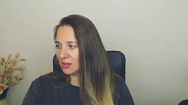 Snapshot of Darklure_ chatting on September 27, 6:15 pm Darklure online show from September 27, 6:15 pm