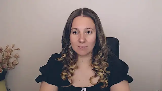 Snapshot of Darklure_ chatting on September 19, 8:19 pm Darklure online show from September 19, 8:19 pm