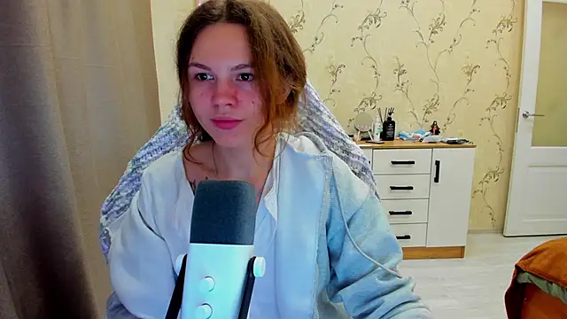 yourdreamm  online show from October 6, 6:08 am