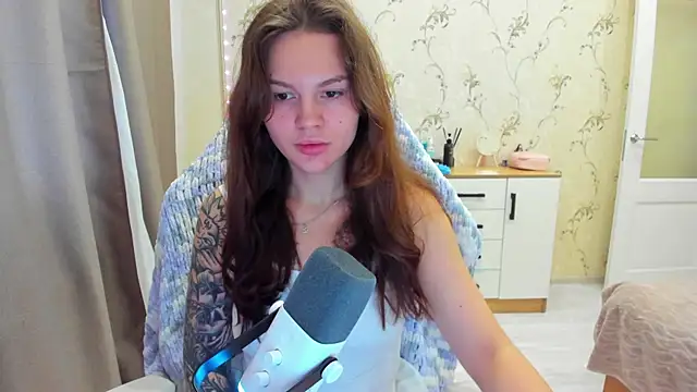 yourdreamm  online show from October 27, 10:00 am