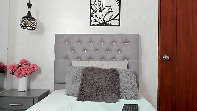 Emiily cooper x online show from October 14, 2:30 pm