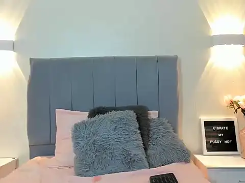 Emiily cooper x online show from September 21, 8:40 pm