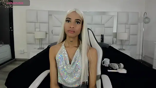 Dahlia Moss online show from November 29, 4:05 am