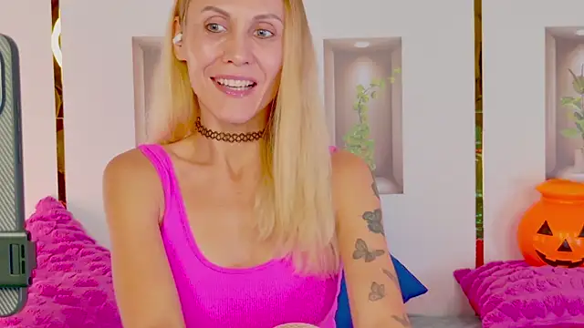 Snapshot of goddess_kate__ chatting on October 26, 2:01 pm goddess kate online show from October 26, 2:01 pm