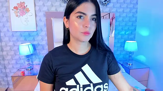 Sasha  sims   online show from November 7, 11:27 am