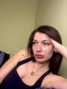 Snapshot of Cute_Erika chatting on October 17, 4:32 pm Cute Erika online show from October 17, 4:32 pm