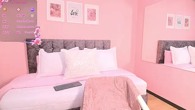 Snapshot of maddie_beauty chatting on September 23, 8:40 pm maddie beauty online show from September 23, 8:40 pm