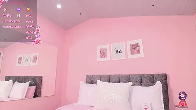 Snapshot of maddie_beauty chatting on October 16, 7:16 pm maddie beauty online show from October 16, 7:16 pm