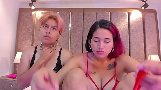 AnnieAndReach online show from January 17, 12:45 pm