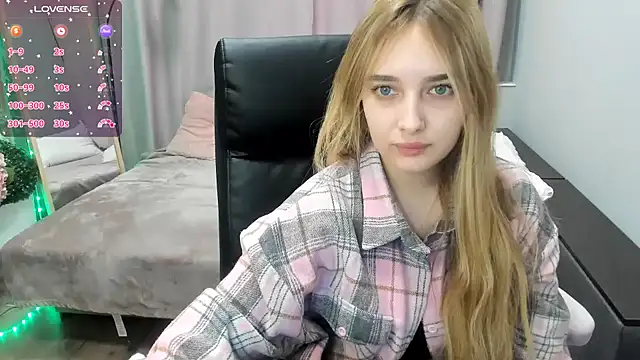 TaisiaHot online show from March 30, 8:03 am