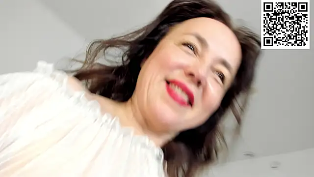 Snapshot of Kira_Adler chatting on September 24, 12:31 am Kira Adler online show from September 24, 12:31 am