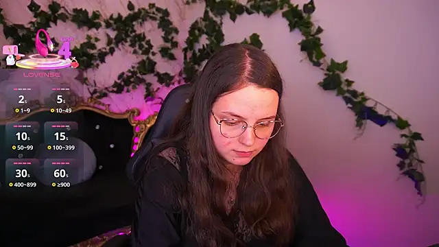 SophieDreamss online show from December 14, 10:59 pm