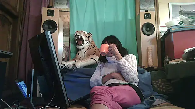 Snapshot of SissiDomination chatting on September 15, 8:49 pm SissiDomination online show from September 15, 8:49 pm