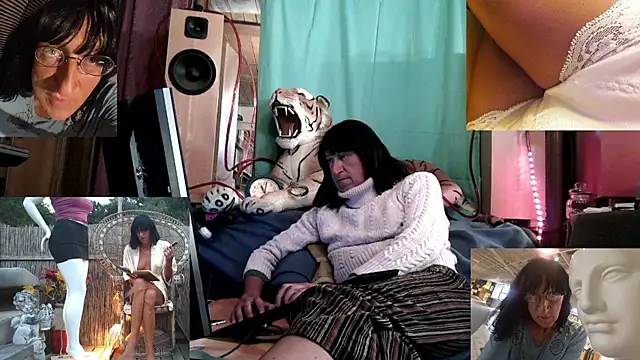 Snapshot of SissiDomination chatting on September 19, 9:03 pm SissiDomination online show from September 19, 9:03 pm