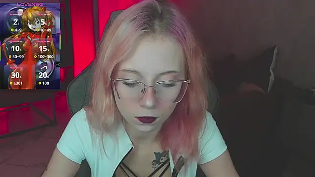 SakuraBliss online show from November 5, 8:03 pm