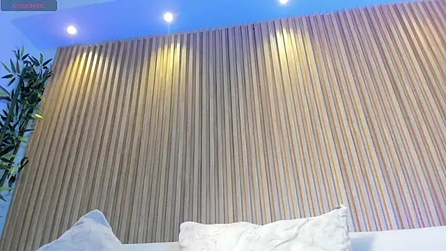 Snapshot of MadisonAnngel chatting on October 31, 8:46 pm MadisonAnngel online show from October 31, 8:46 pm