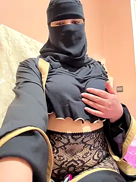  Laiali  online show from November 21, 12:40 pm