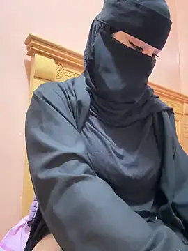  Laiali  online show from April 8, 3:58 pm