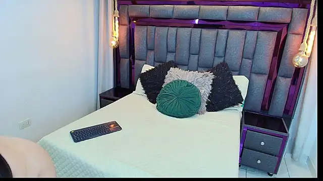 Snapshot of AdelineFiore chatting on September 30, 11:38 am AdelineFiore online show from September 30, 11:38 am