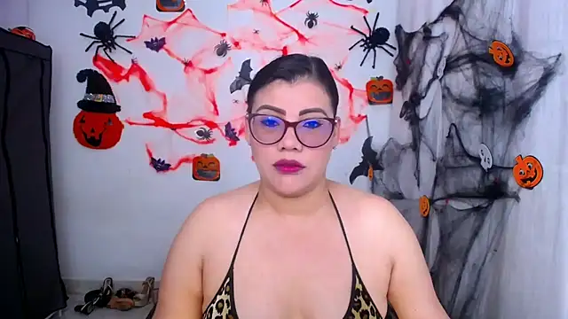 Snapshot of ValeriaHairy chatting on October 26, 11:11 pm ValeriaHairy online show from October 26, 11:11 pm