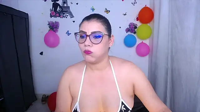 Snapshot of ValeriaHairy chatting on October 5, 2:05 am ValeriaHairy online show from October 5, 2:05 am