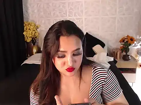 Hotcum ella online show from December 22, 1:20 am