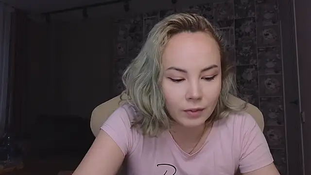 CutieGoose online show from October 10, 8:30 am