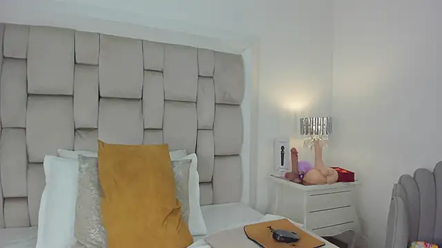 Snapshot of frehia_dimou chatting on October 28, 12:11 pm frehia dimou online show from October 28, 12:11 pm