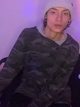 Snapshot of Karma_And_Sex chatting on September 25, 9:08 am Karma And Sex online show from September 25, 9:08 am