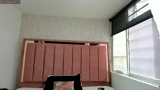 Hanna Lee   online show from March 5, 7:53 pm