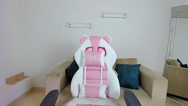 april smiith online show from February 2, 12:26 pm