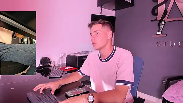 lara and danny online show from October 2, 7:19 pm