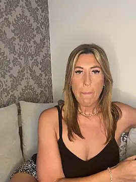 CurvyMILF Sienna online show from June 11, 7:11 pm