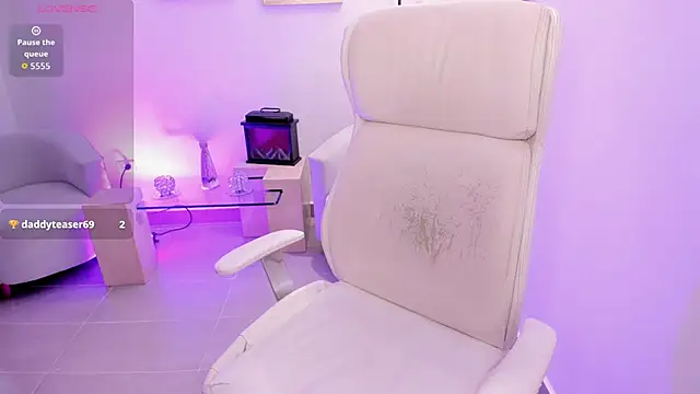 Snapshot of Karliie_kloss_ chatting on September 24, 6:45 am Karliie kloss online show from September 24, 6:45 am