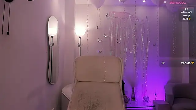 Snapshot of Karliie_kloss_ chatting on September 20, 6:12 am Karliie kloss online show from September 20, 6:12 am