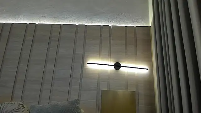 Isabellaroberts1 online show from October 3, 9:09 pm