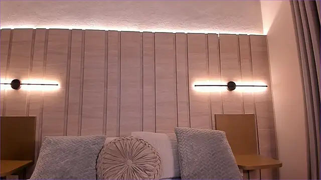 Isabellaroberts1 online show from October 2, 8:36 pm