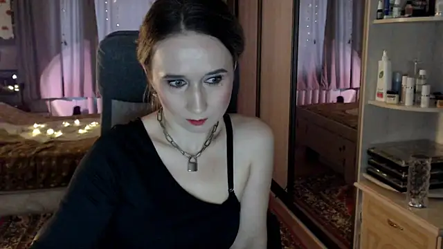 Snapshot of ClassyInna chatting on November 1, 10:08 am ClassyInna online show from November 1, 10:08 am