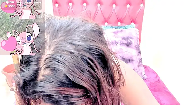 Strawberry Lips online show from September 25, 7:40 am