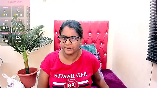 Strawberry Lips online show from September 15, 6:00 am