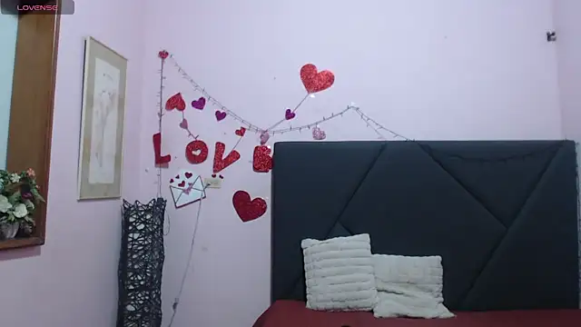 pamela echeverria online show from April 17, 11:23 am