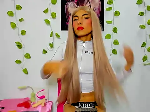 xamila muaa online show from June 5, 12:00 pm