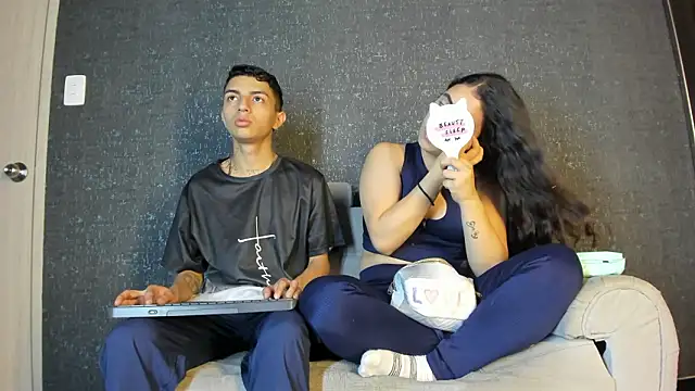 NickandAbby  online show from March 6, 8:04 pm