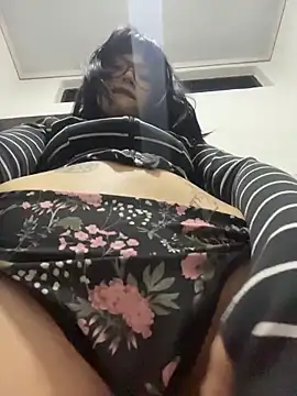 TatiLee online show from April 3, 1:42 pm