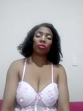 Snapshot of SEXYMOANSXX chatting on September 29, 5:40 pm SEXYMOANSXX online show from September 29, 5:40 pm