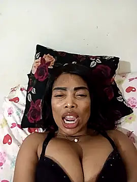 SEXYMOANSXX online show from April 12, 4:21 pm